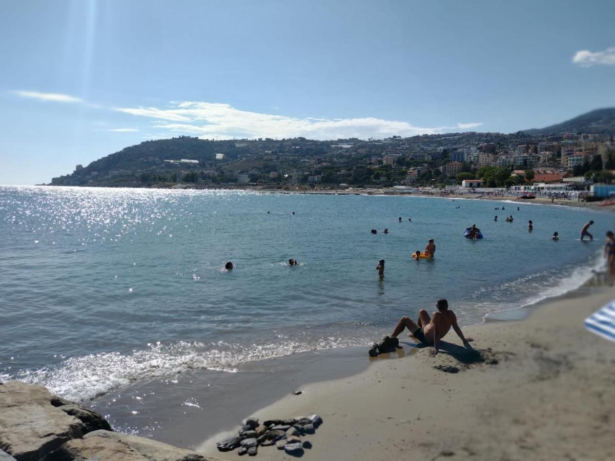 Hotel Butterfly Sanremo Exterior foto